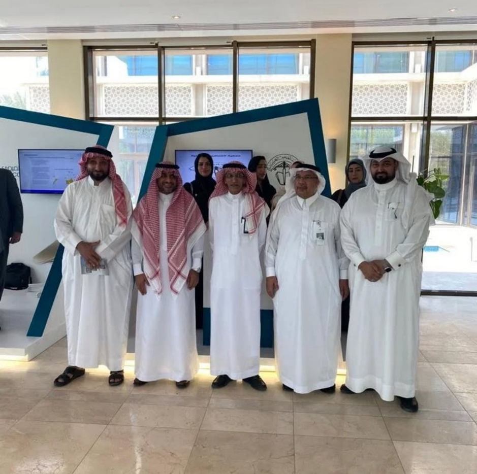 {مشاركة وفد من الجمعية في فعالية اليوم العالمي للقانون بمؤسسة جسر الملك فهد}