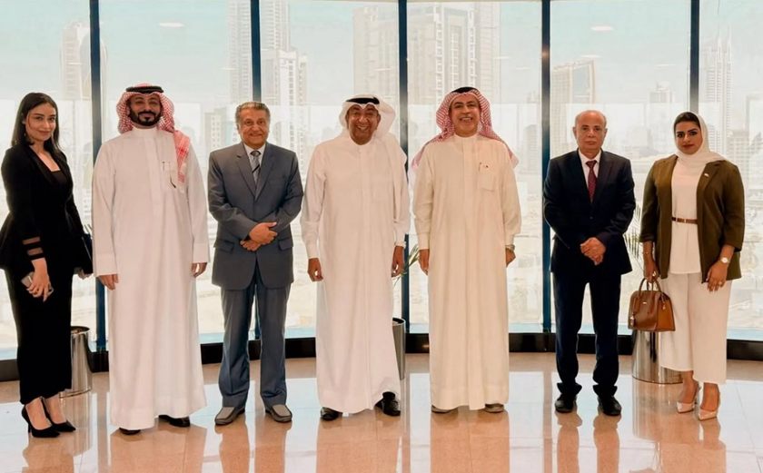 سعادة رئيس غرفة التجارة والصناعة يستقبل رئيس وأعضاء مجلس إدارة جمعية المحامين البحرينية بمناسبة انتخابهم