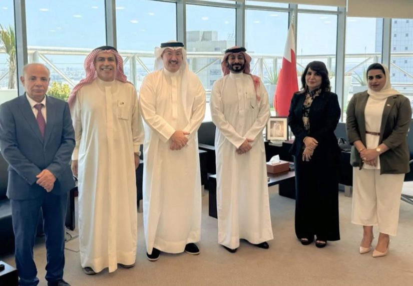 سعادة الرئيس التنفيذي لمؤسسة التنظيم العقاري يستقبل رئيس وأعضاء مجلس إدارة جمعية المحامين البحرينية