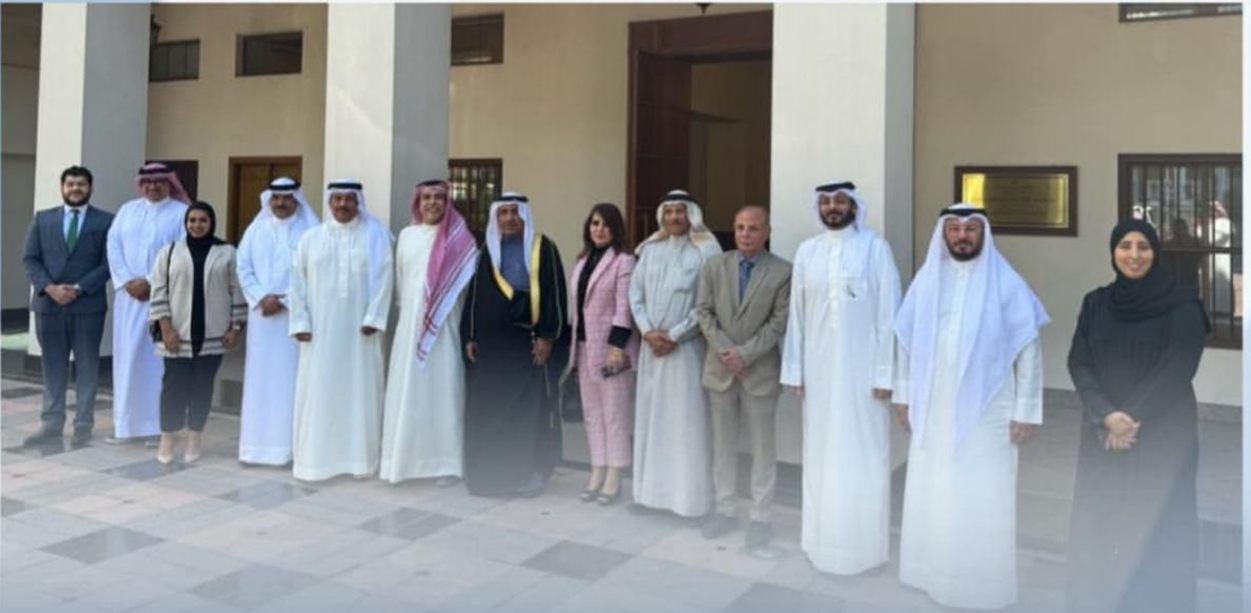 سعادة رئيس المحكمة الدستورية يستقبل رئيس وأعضاء مجلس إدارة جمعية المحامين البحرينية بمناسبة انتخابهم
