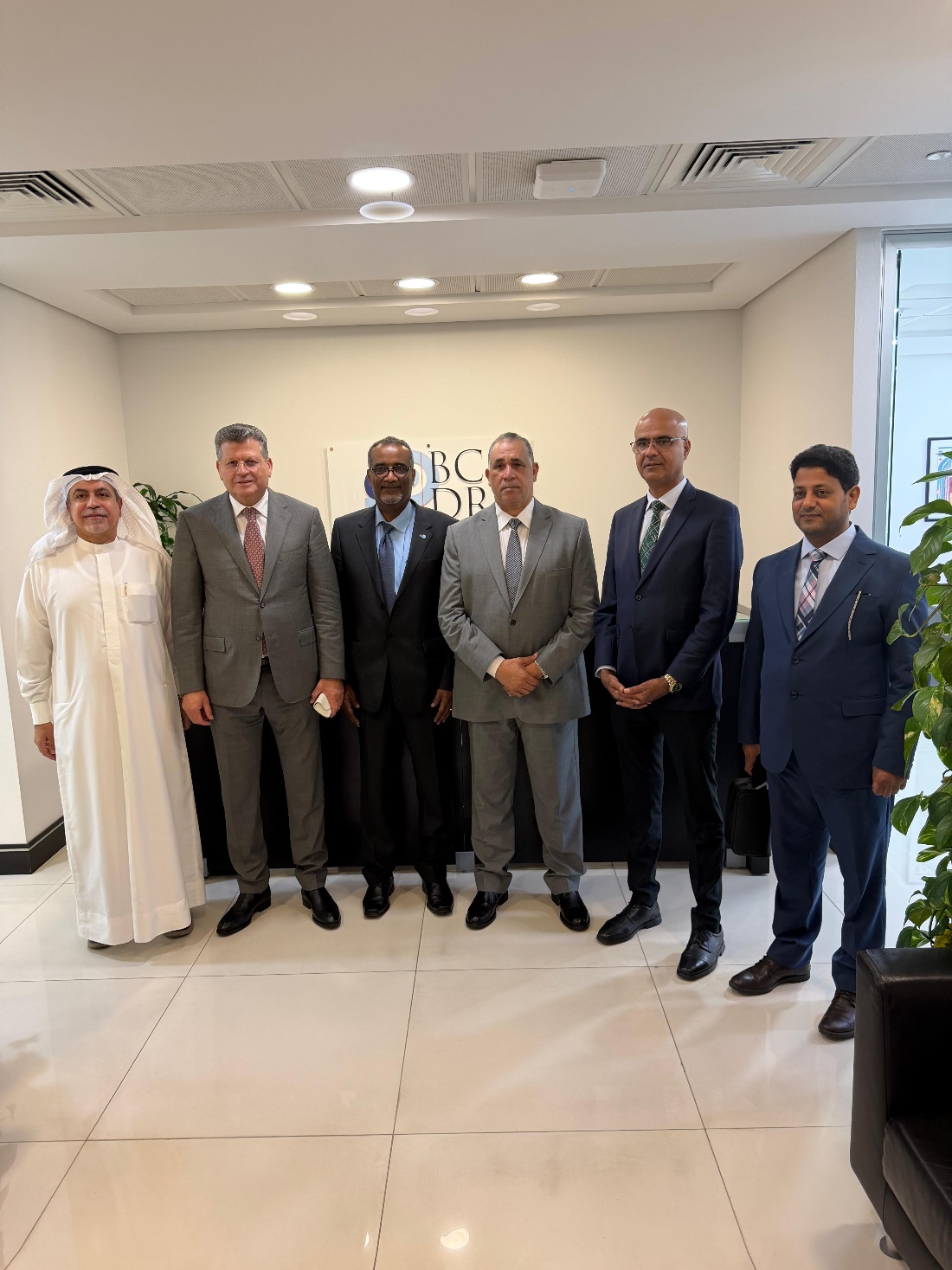 ‏زيارة نقيب محامي مصر ‏ورئيس هيئات المحامين بالمغرب ‏لغرفة البحرين لتسوية المنازعات